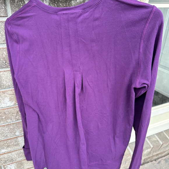 Ultra-soft Lululemon long sleeve top - Picture 5 of 6